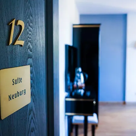 Schloss Neuburg Hotel 4*