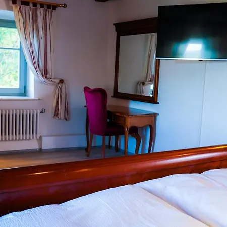 Schloss Neuburg 4* Obrigheim