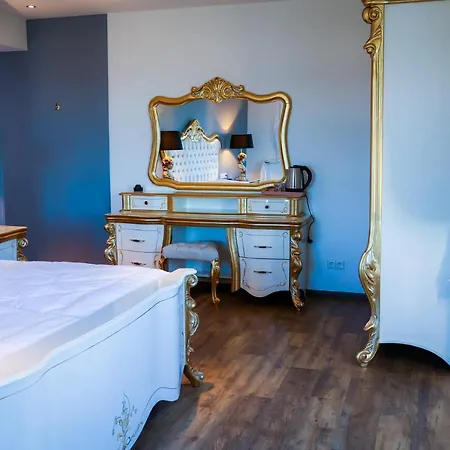 호텔 Schloss Neuburg 4*