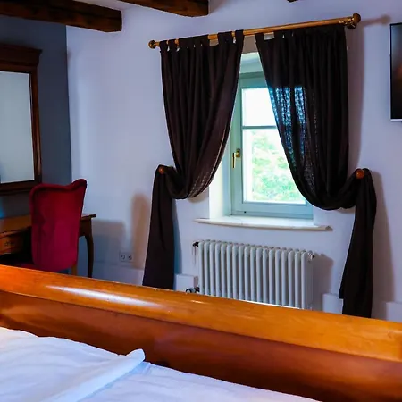 Hotel Schloss Neuburg