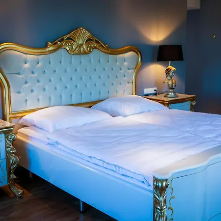 Schloss Neuburg 4* Obrigheim
