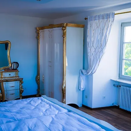 Schloss Neuburg Hotel Obrigheim
